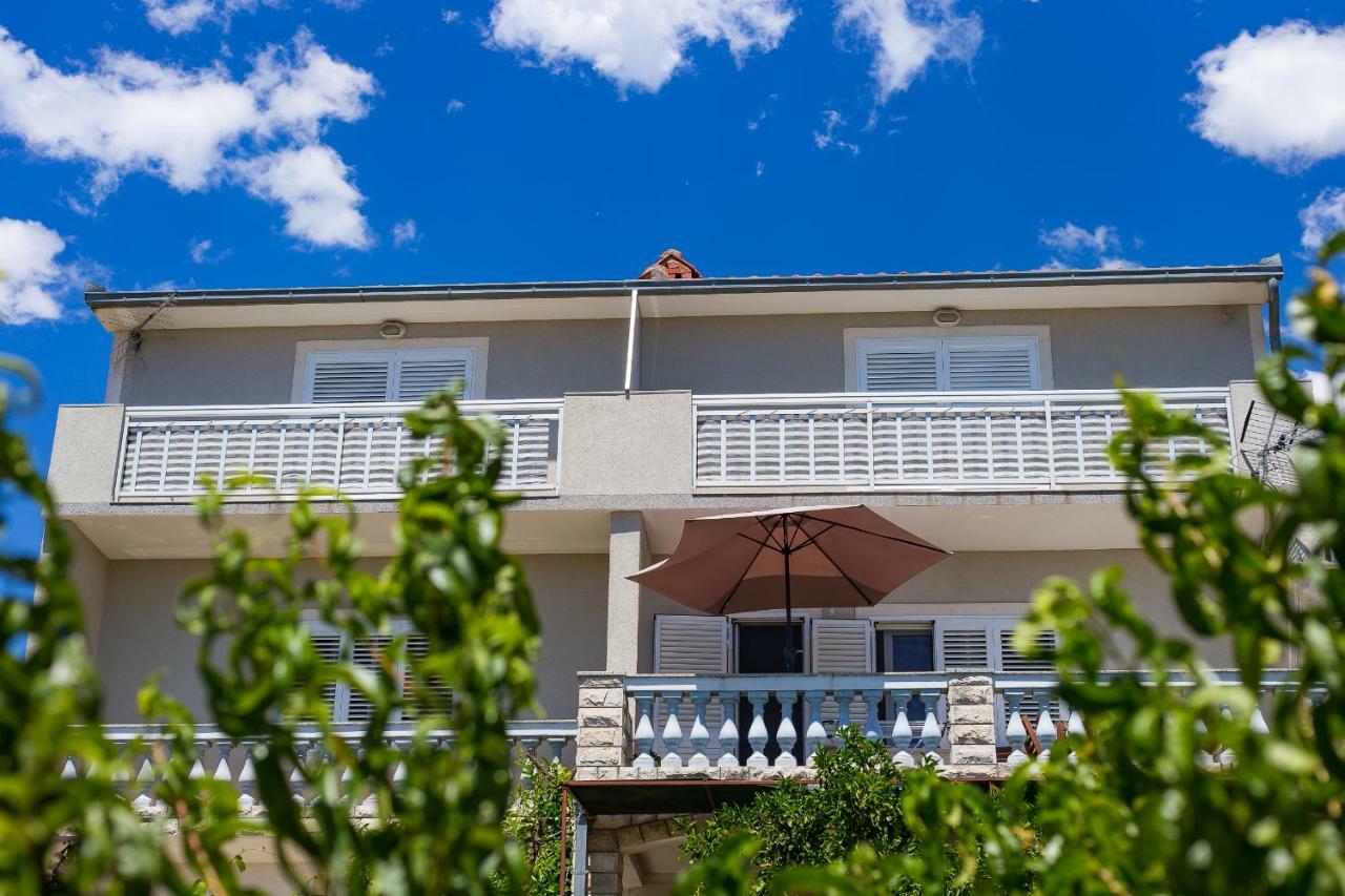 Apartments Rose Trogir Eksteriør bilde