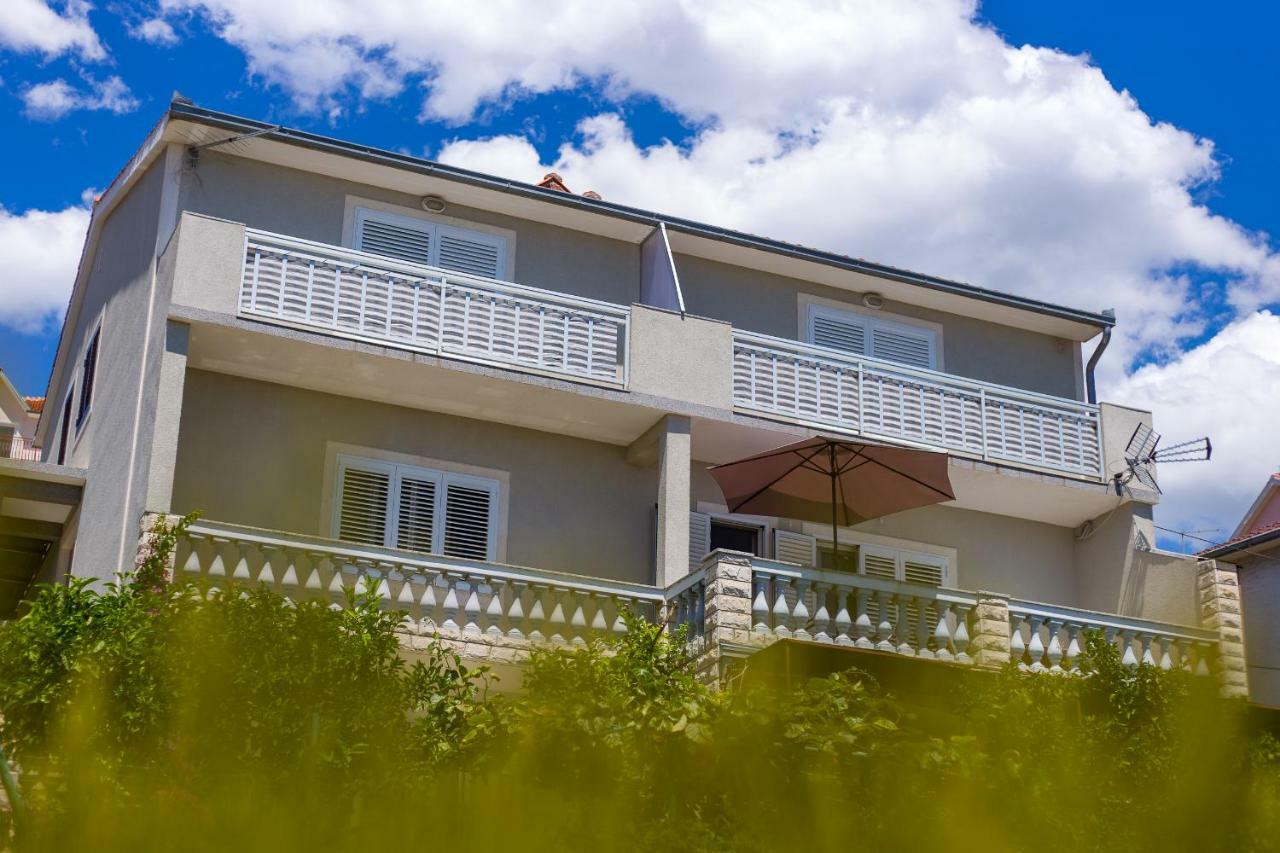 Apartments Rose Trogir Eksteriør bilde