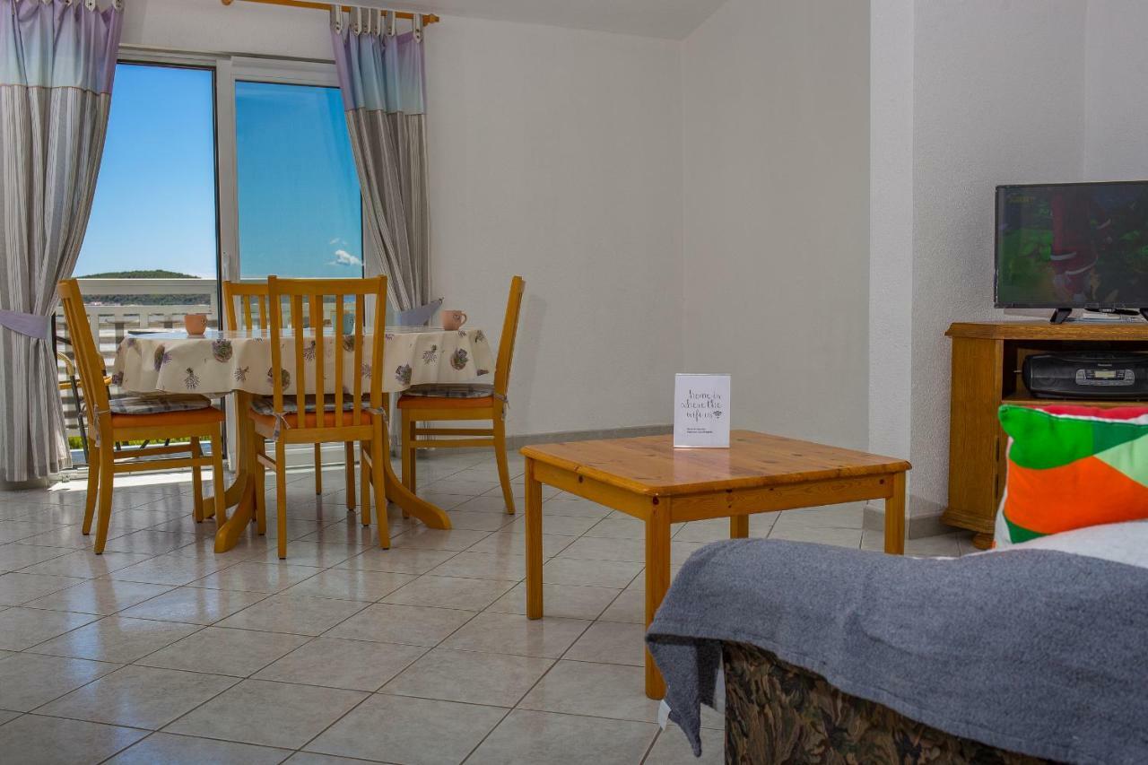Apartments Rose Trogir Eksteriør bilde